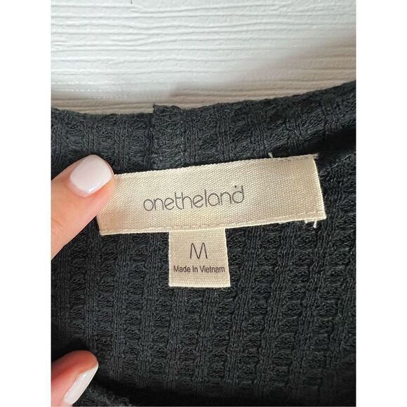 On The Land Womens Black Waffle Blouse Size M - Picture 2 of 4